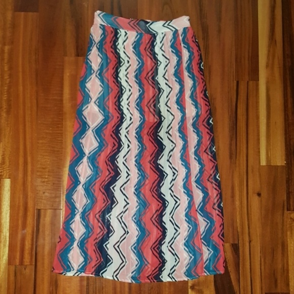 Sheer multi-color pleated maxi skirt - Picture 1 of 3